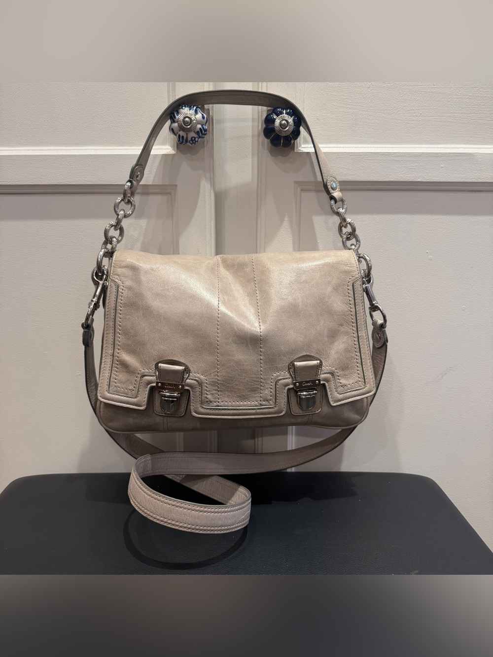 Vintage Coach Poppy Distressed Leather Pushlock Flap Bag in Light Grey Beige
